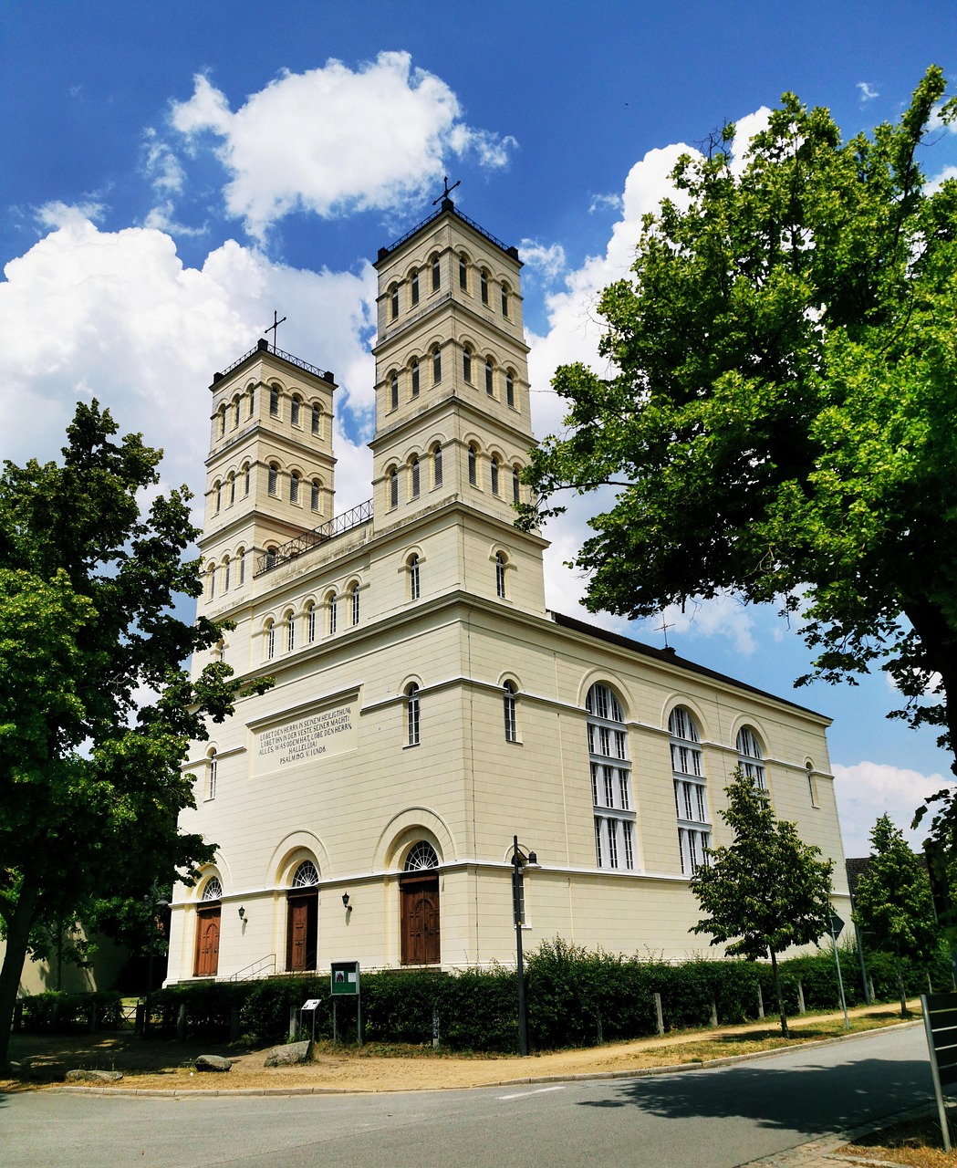 Die Schinkelkirche in Straupitz im Spreewald