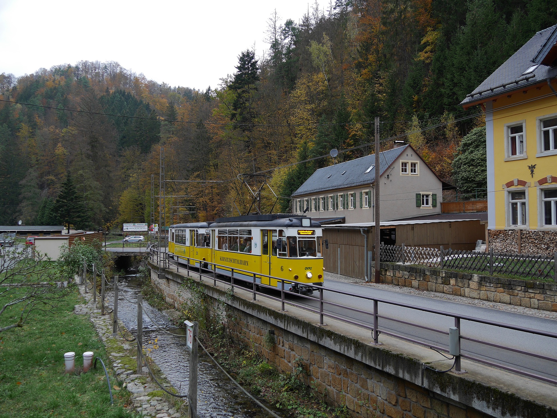 Kirnitzschtalbahn im Elbsandsteingebirge