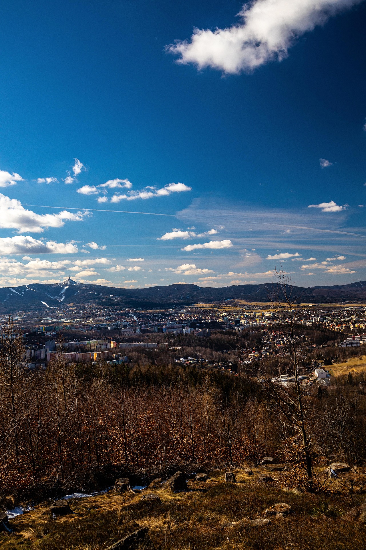 Liberec an der deutsch-tschechischen Grenze liegt am Fuße des Jeschken